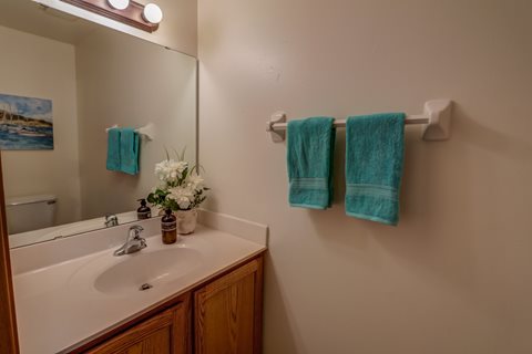 178Bathroom 2.jpg